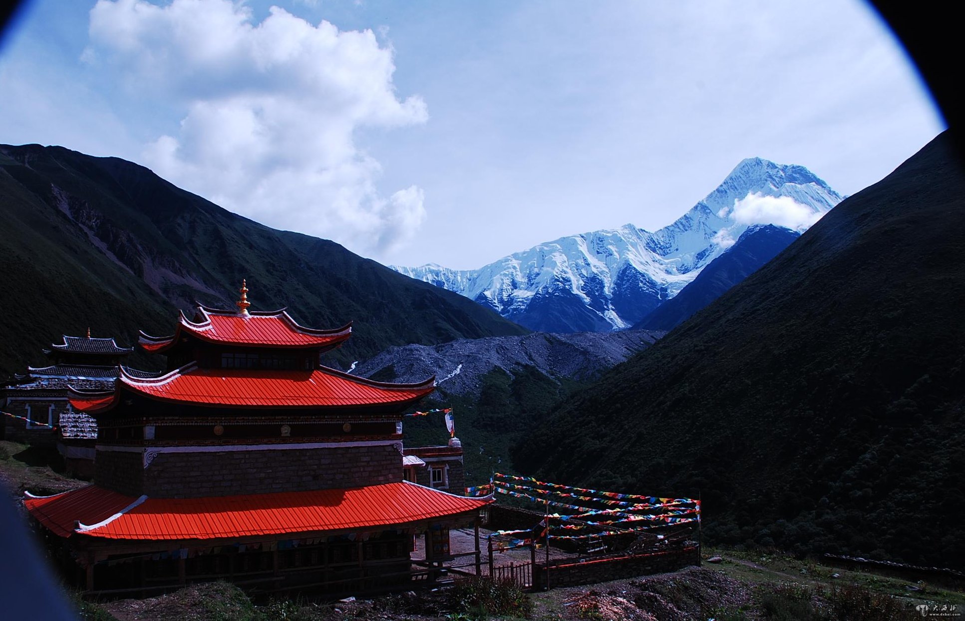 贡噶活佛修行闭关圣地——贡嘎寺