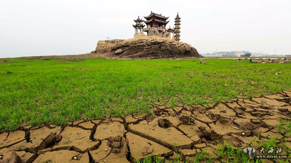 鄱阳湖提前两月进入枯水期 千年石岛落星墩“水落石出”