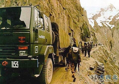 资料图：印度军队补给车队