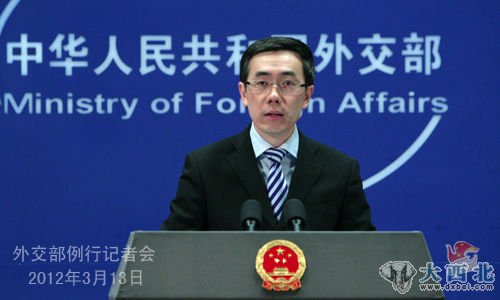2012年3月13日，外交部发言人刘为民主持例行记者会。 