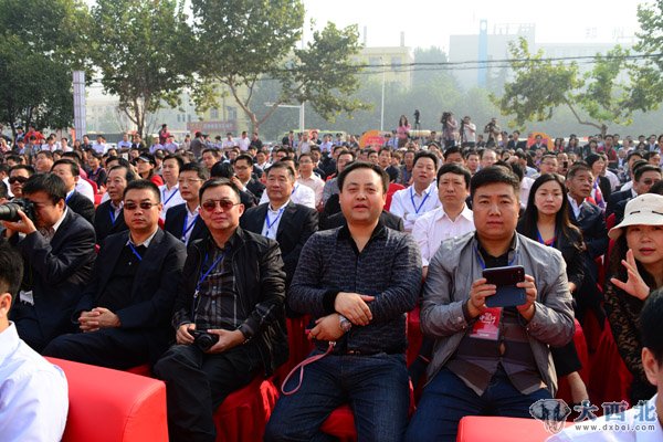 兰州万达中国行50多位成员出席郑州二七万达广场开业盛典。