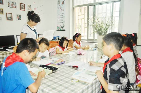 新学期 兰州小学生书包重量减轻了