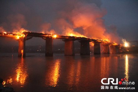  重庆濯水风雨廊桥失火烧毁 有亚洲第一之称(高清组图)