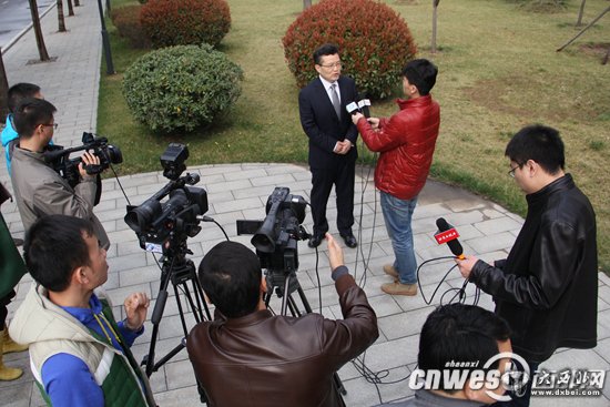 中央及各省市媒体集中采访陕西省水利厅副厅长魏小抗