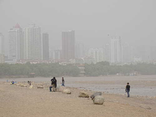 兰州出现浮沉天气